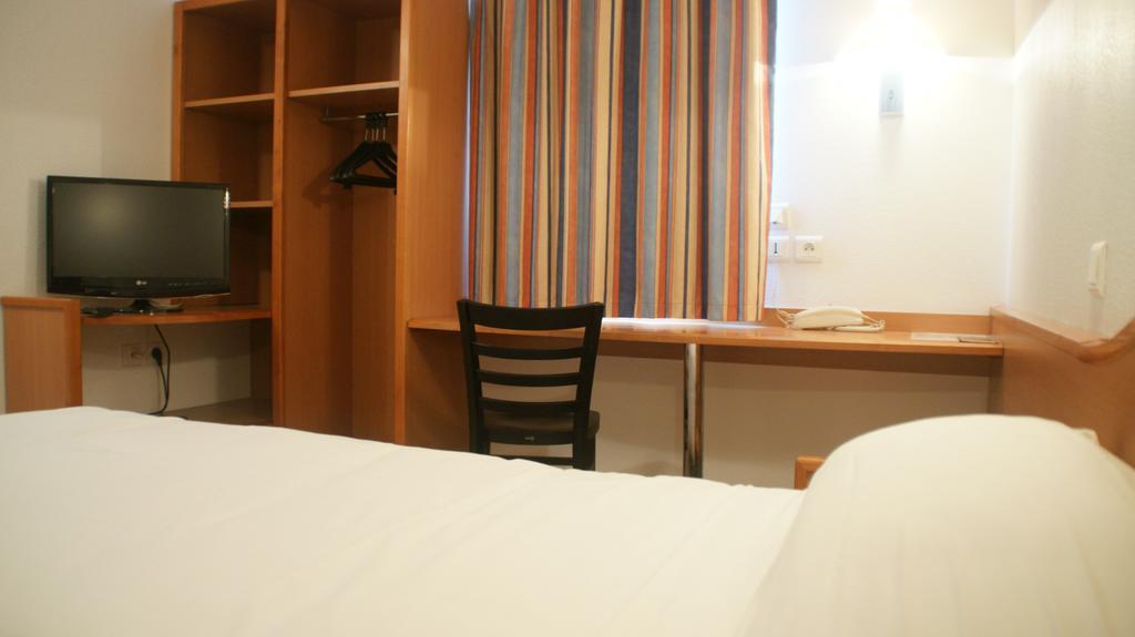 Brit Hotel Essentiel Cahors Nord Ngoại thất bức ảnh